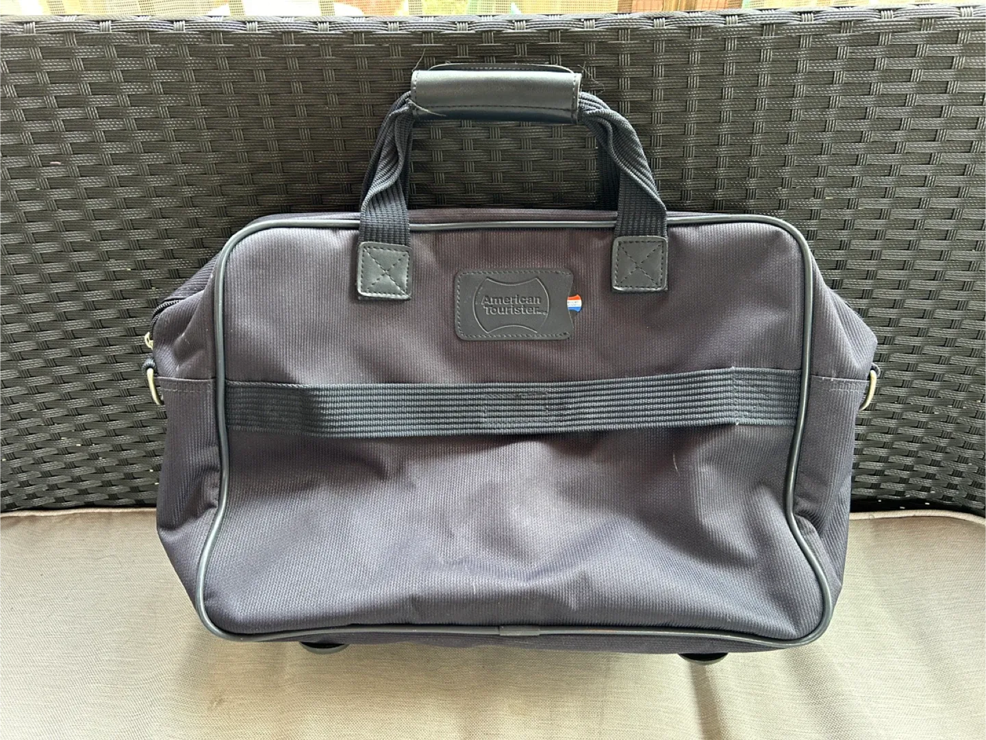 American Tourister 2-Piece Luggage Set image indicator(9)