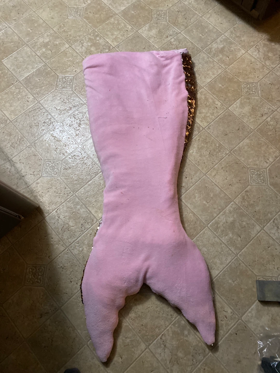 Free - Pink Mermaid Tail Blanket - photo 2