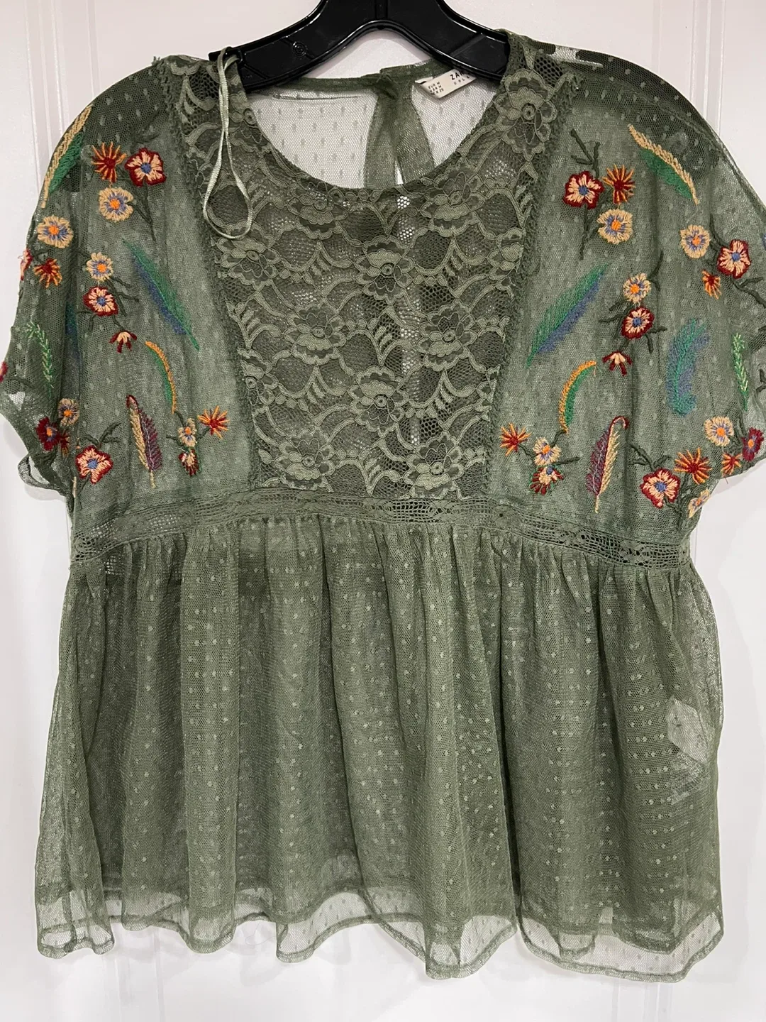 Zara Basic Collection Lace Floral Top - Size M thumbnail