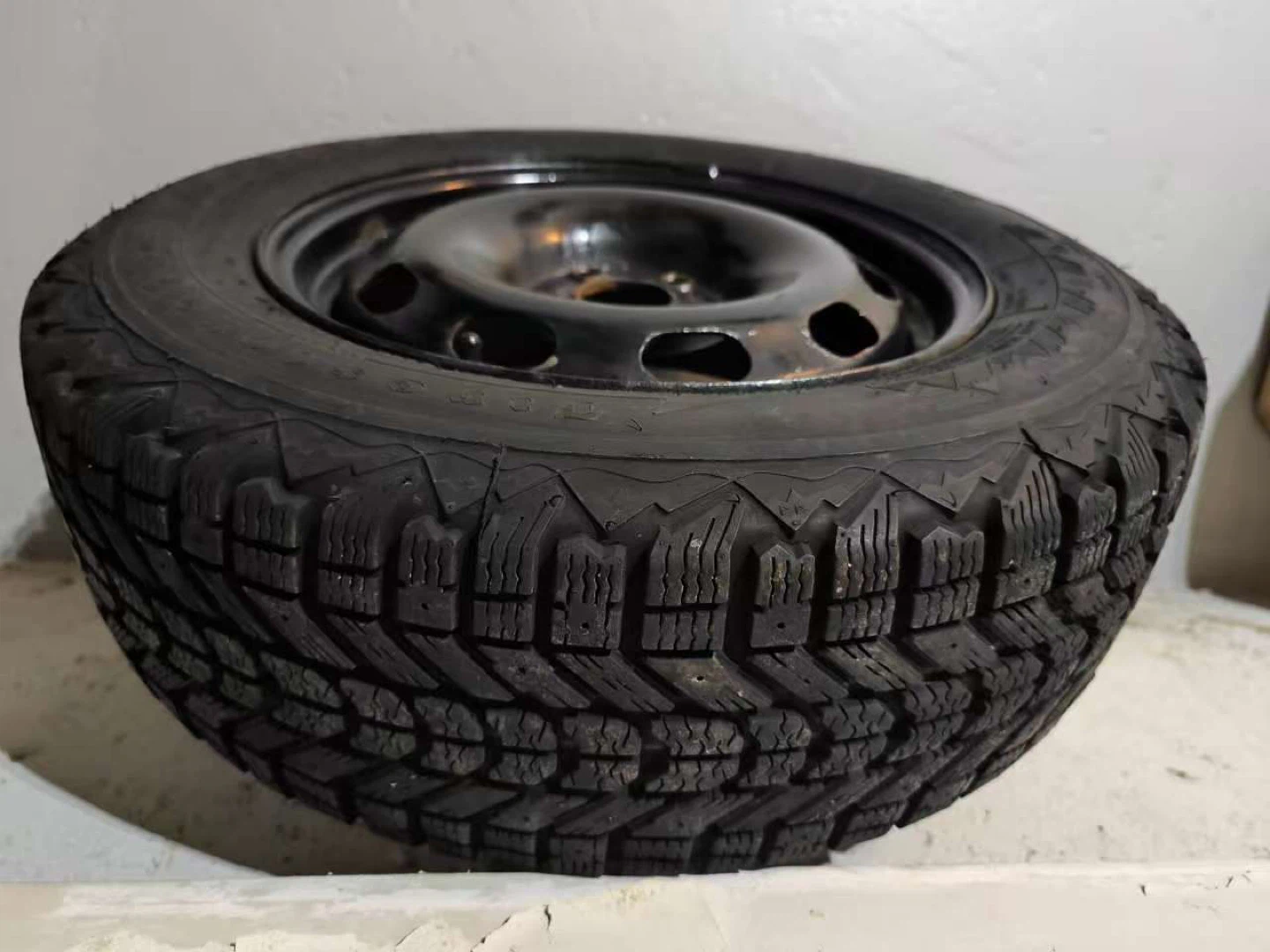 Set of 4 Firestone Winter Tires 195/65R15 - photo 2