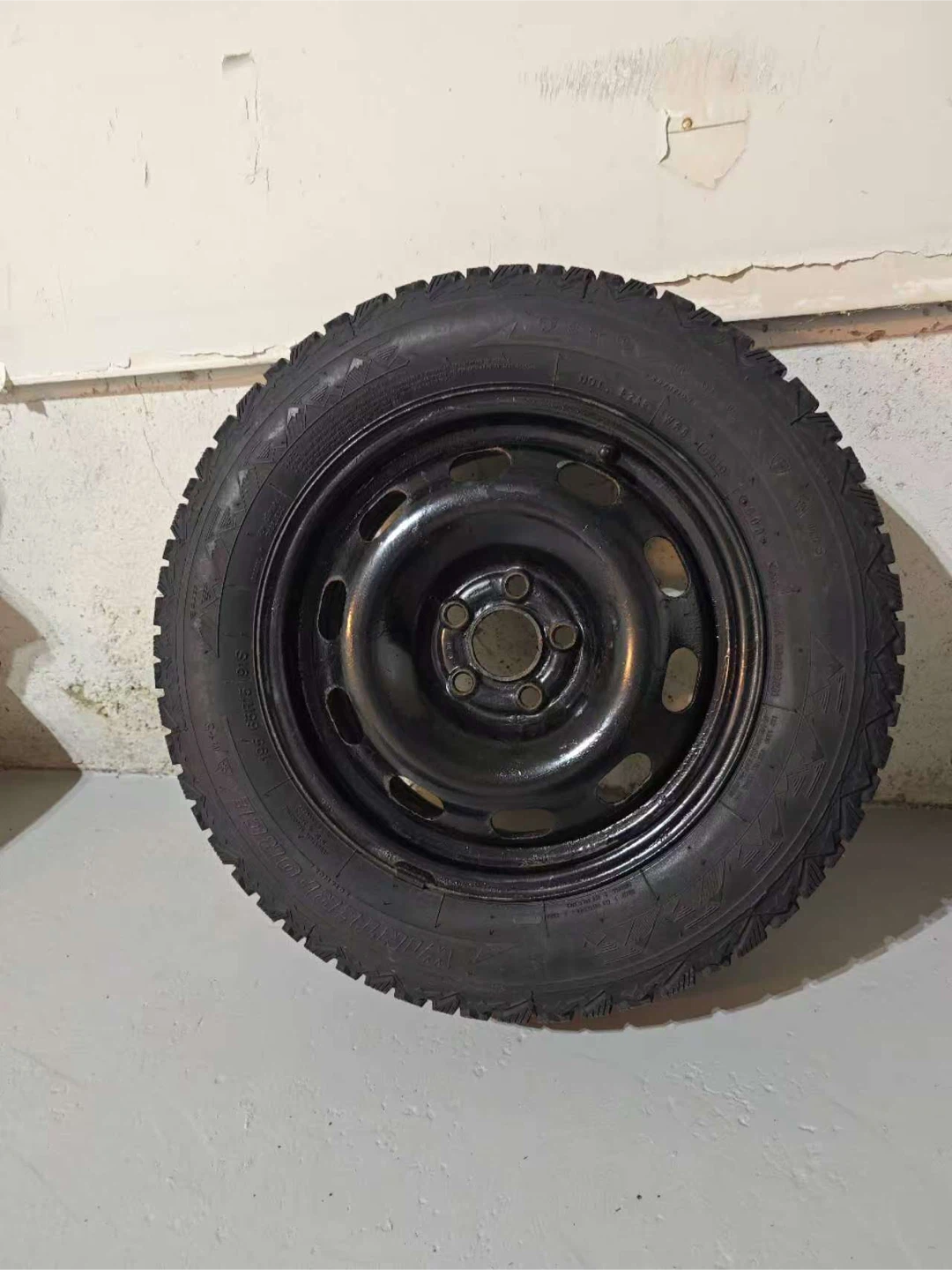 Set of 4 Firestone Winter Tires 195/65R15 - photo 3