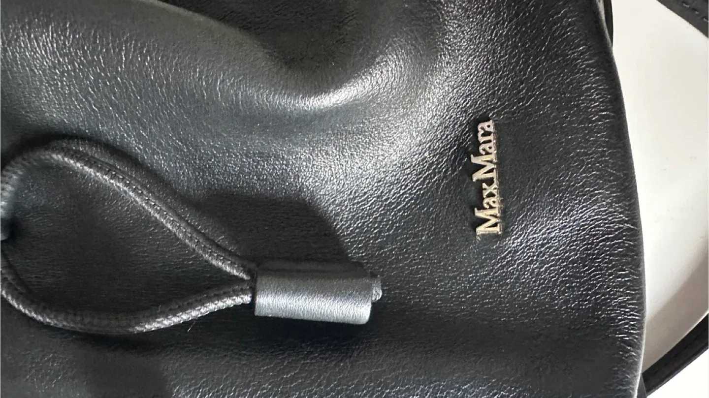 Max Mara Black Leather Bucket Bag image indicator(2)