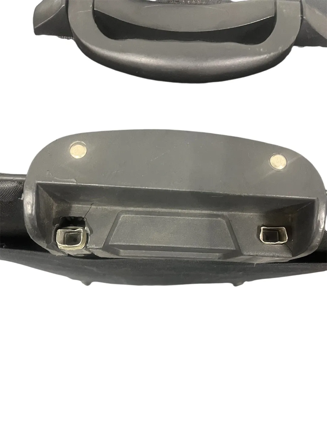 Channia Black Rolling Suitcase image indicator(4)