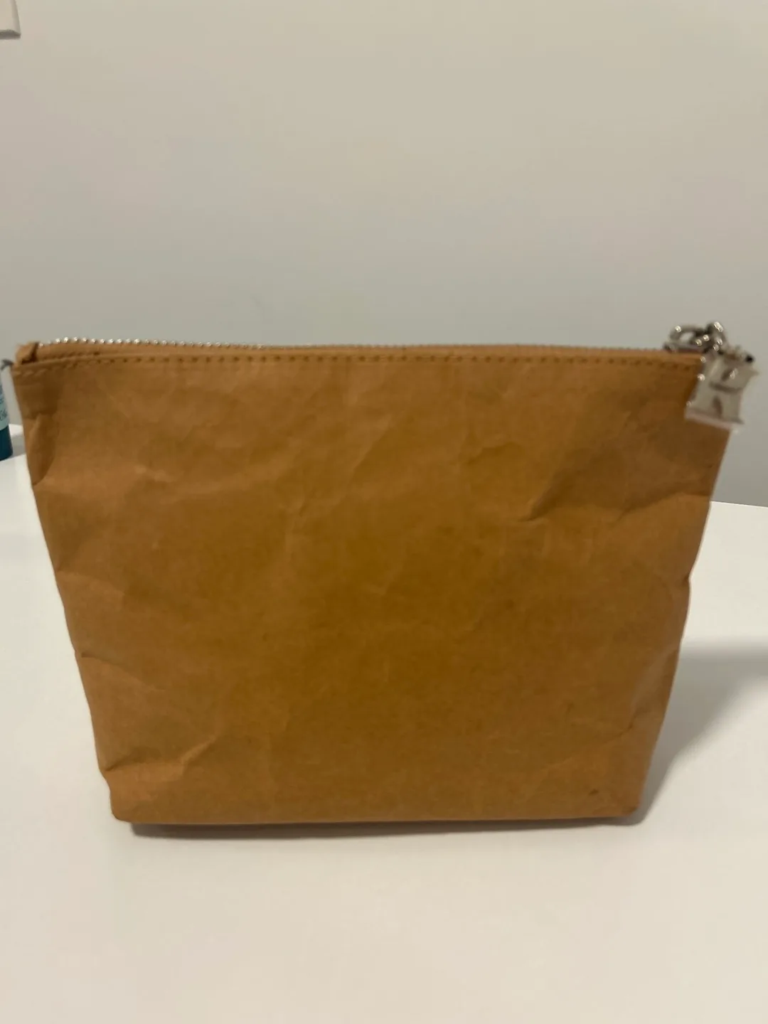 Kiehl's Brown Cosmetic Pouch image indicator(2)
