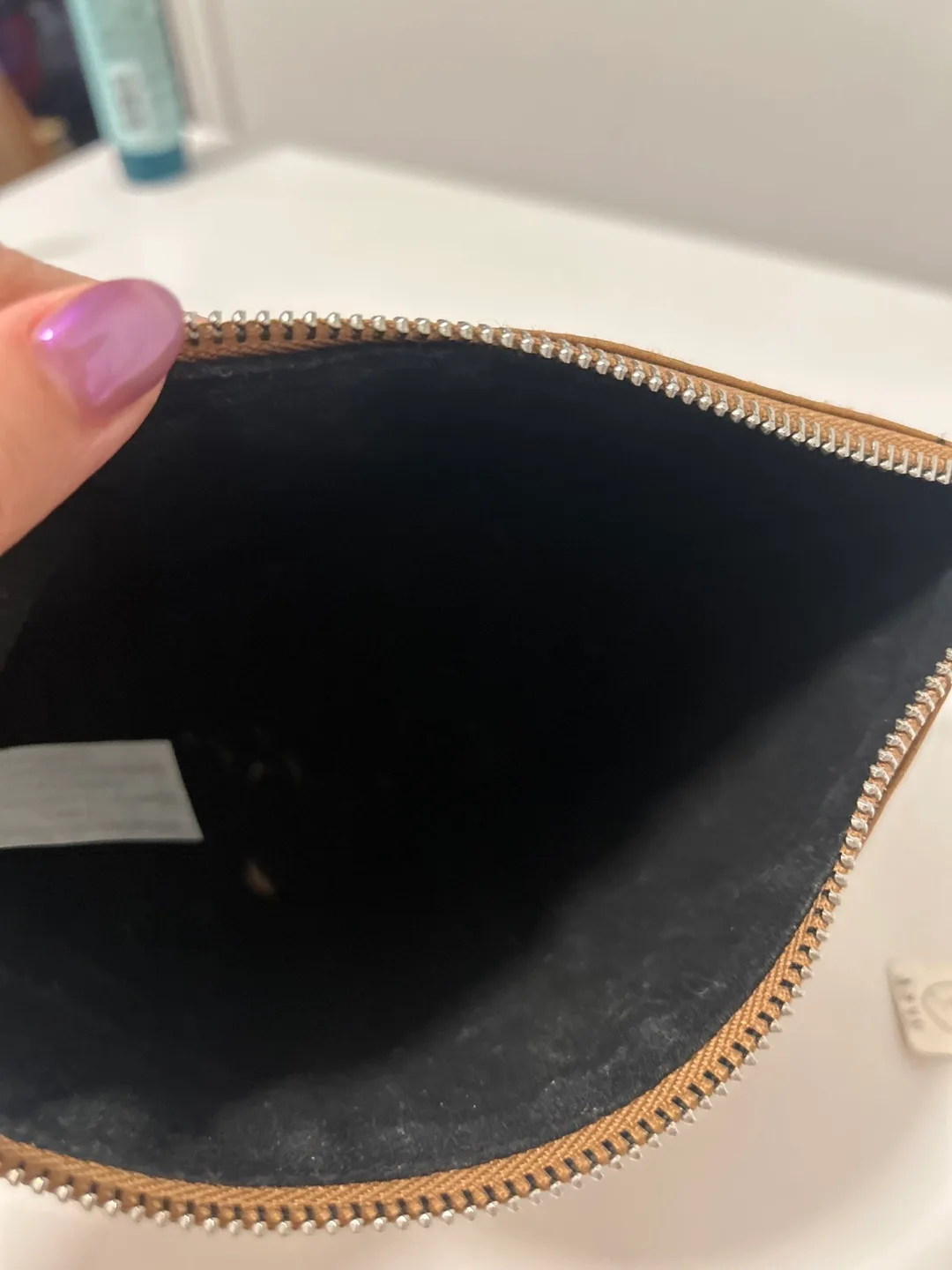 Kiehl's Brown Cosmetic Pouch image indicator(3)