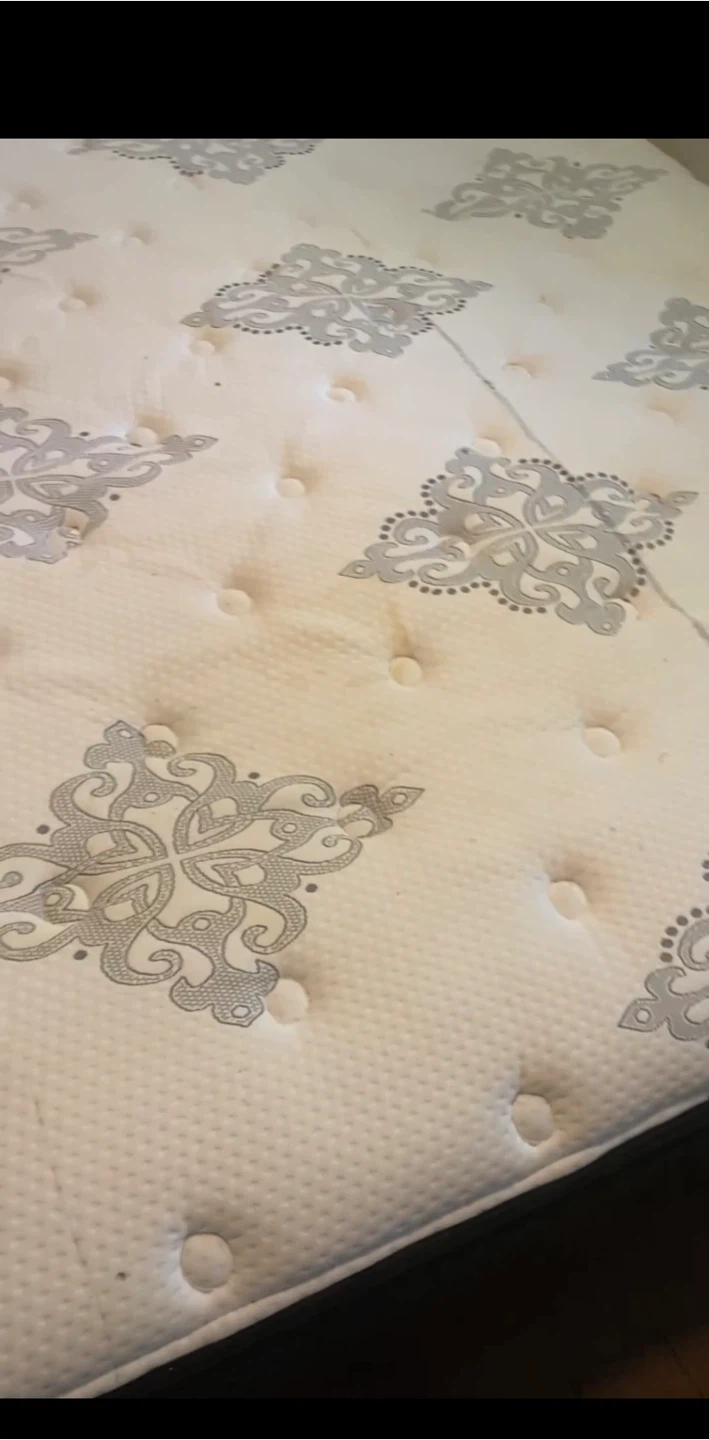 Kingsize Mattress & base - photo 5