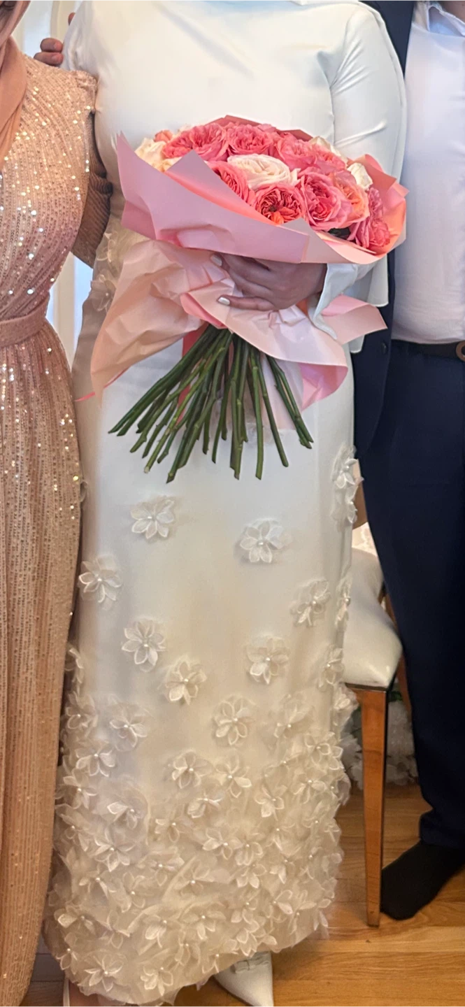 White Wedding Dress with Floral Details - photo 2