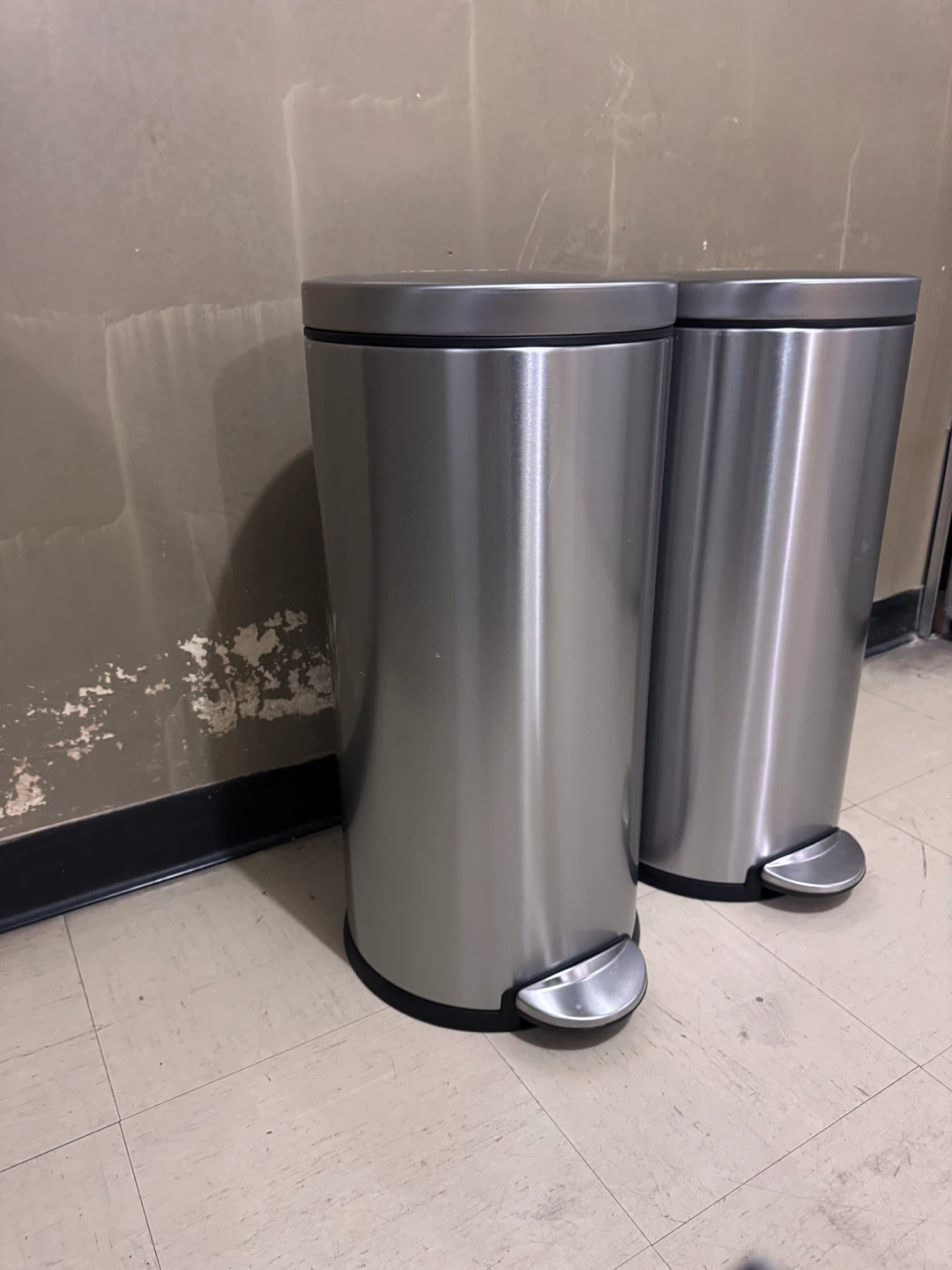 Simple Human Trash Cans - see description - photo 2