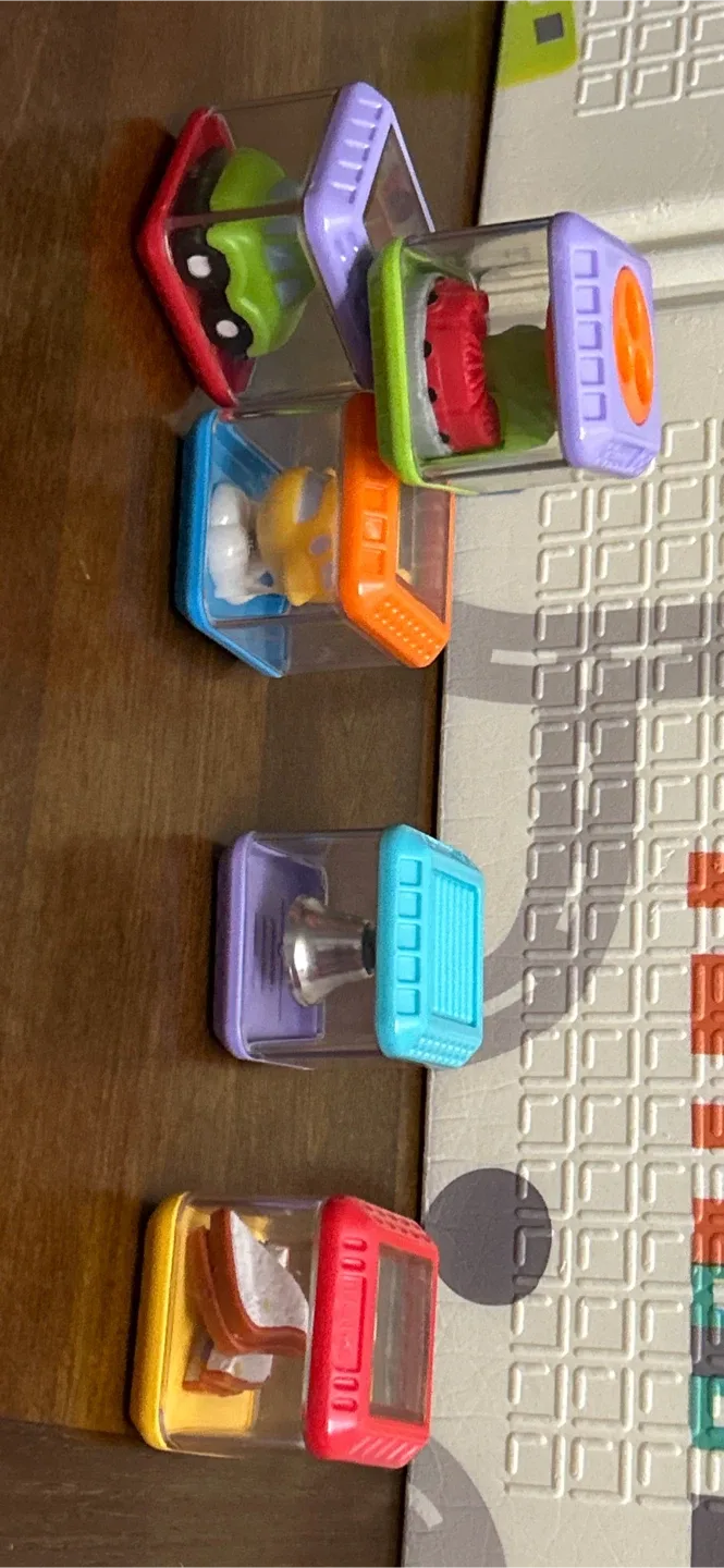 Fisher-Price Peek-a-Blocks Lot image indicator(4)