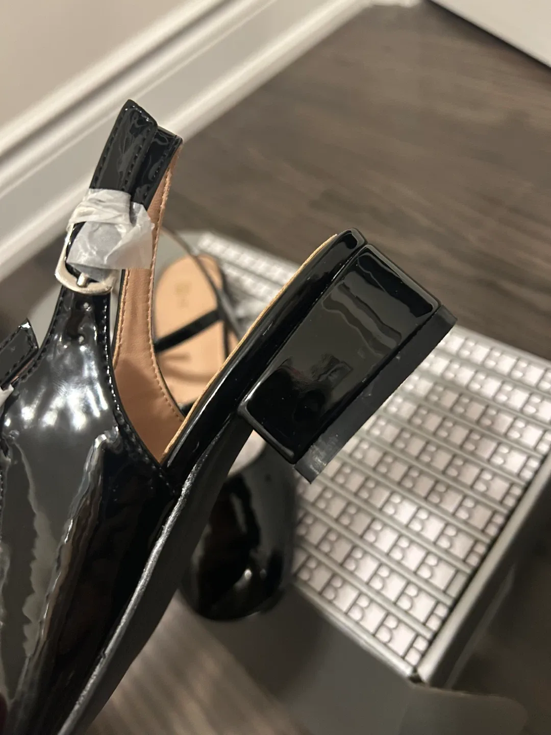 New newbella patent chunky heeled Mary Jane pumps size 6 image indicator(7)