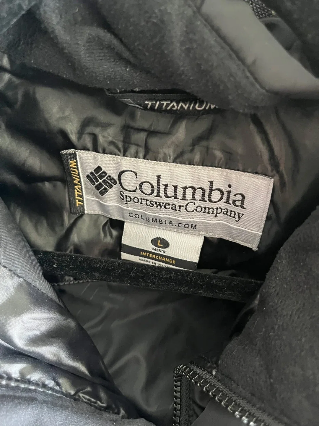 Columbia Sportswear Company Black Jacket - Size L image indicator(2)