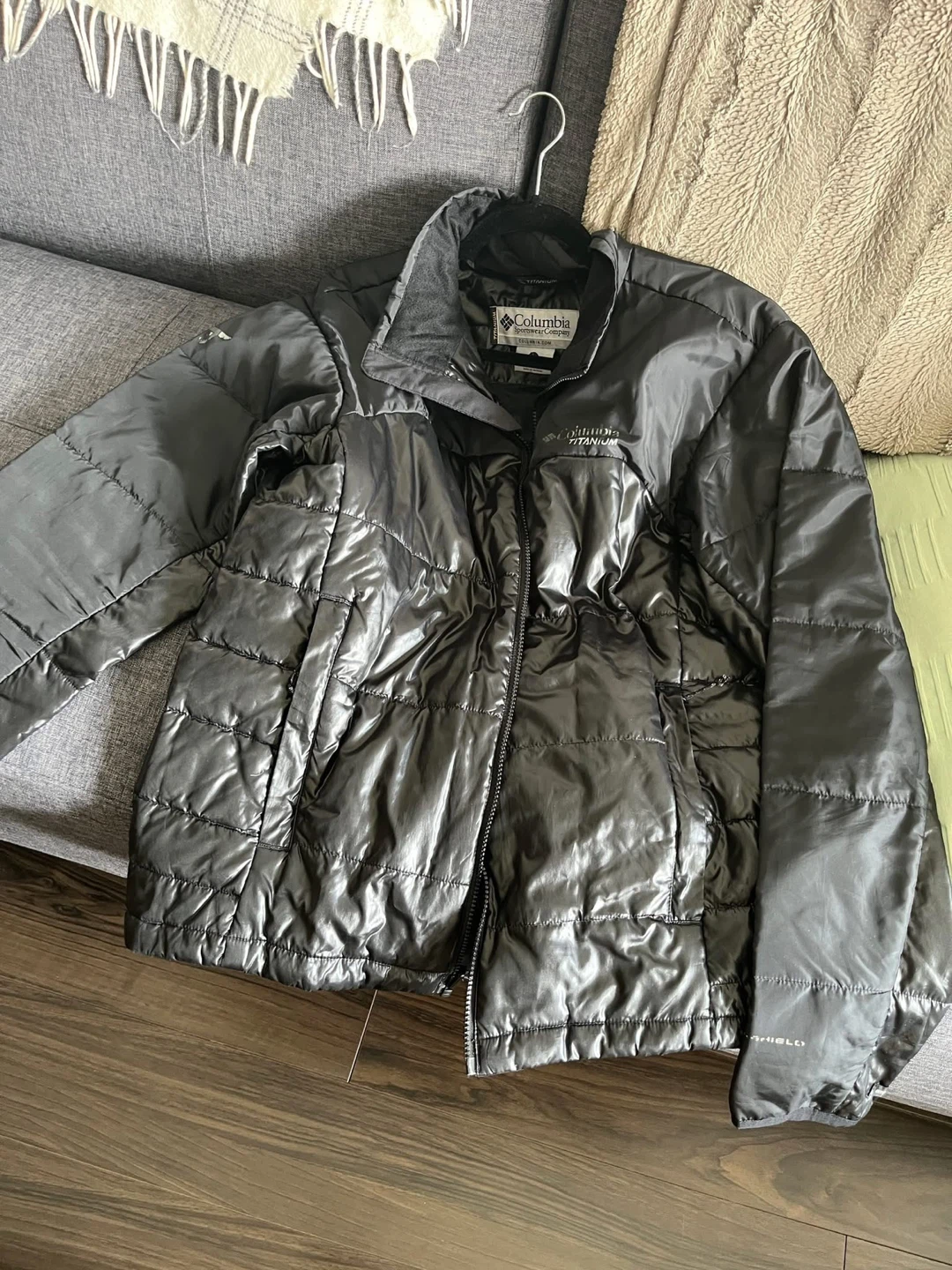 Columbia Sportswear Company Black Jacket - Size L