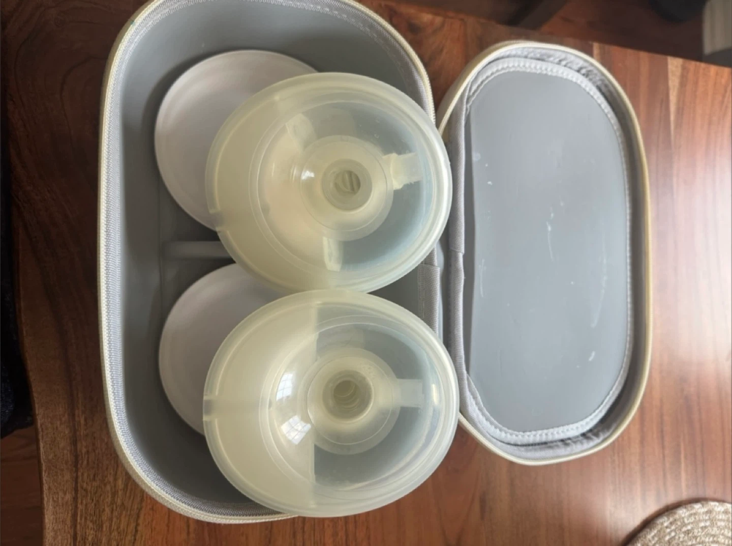 Momcozy M5Wearable Breast Pump - 2 Count - photo 2