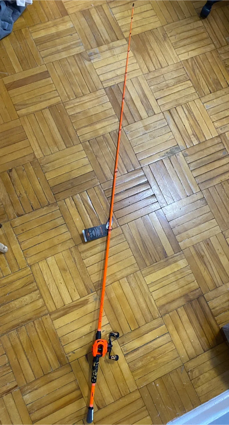 Lew's Xfinity Speed Stick IM7 Casting combo 6’10ft thumbnail