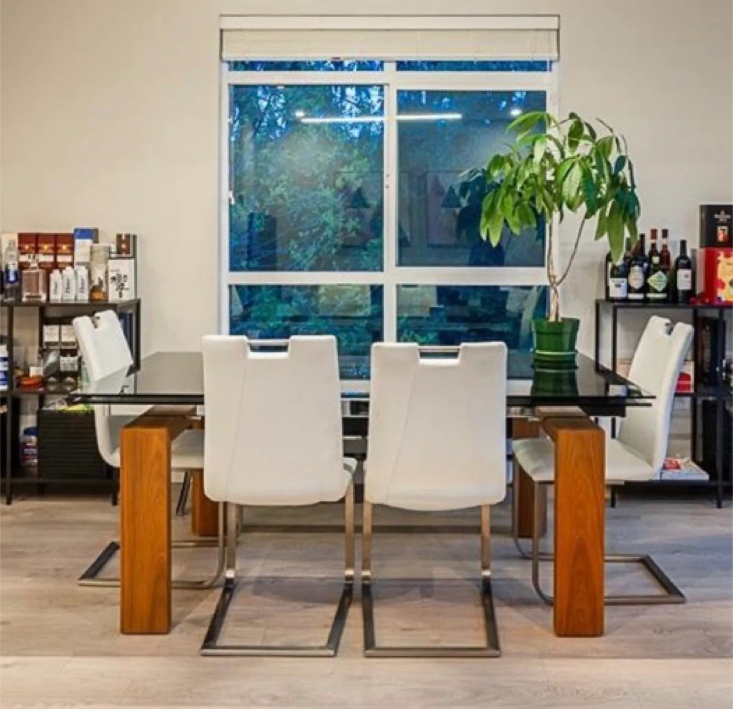 Extendable Glass Top Extendable Dining Table with four Chairs image indicator(3)