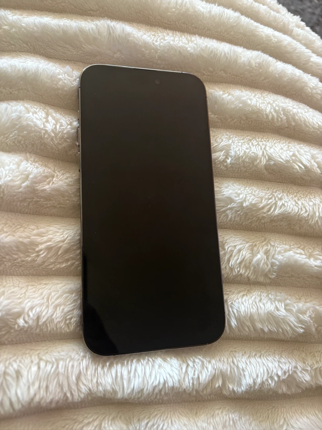 Apple iPhone 14 Pro Max and Free Air Pods Pro