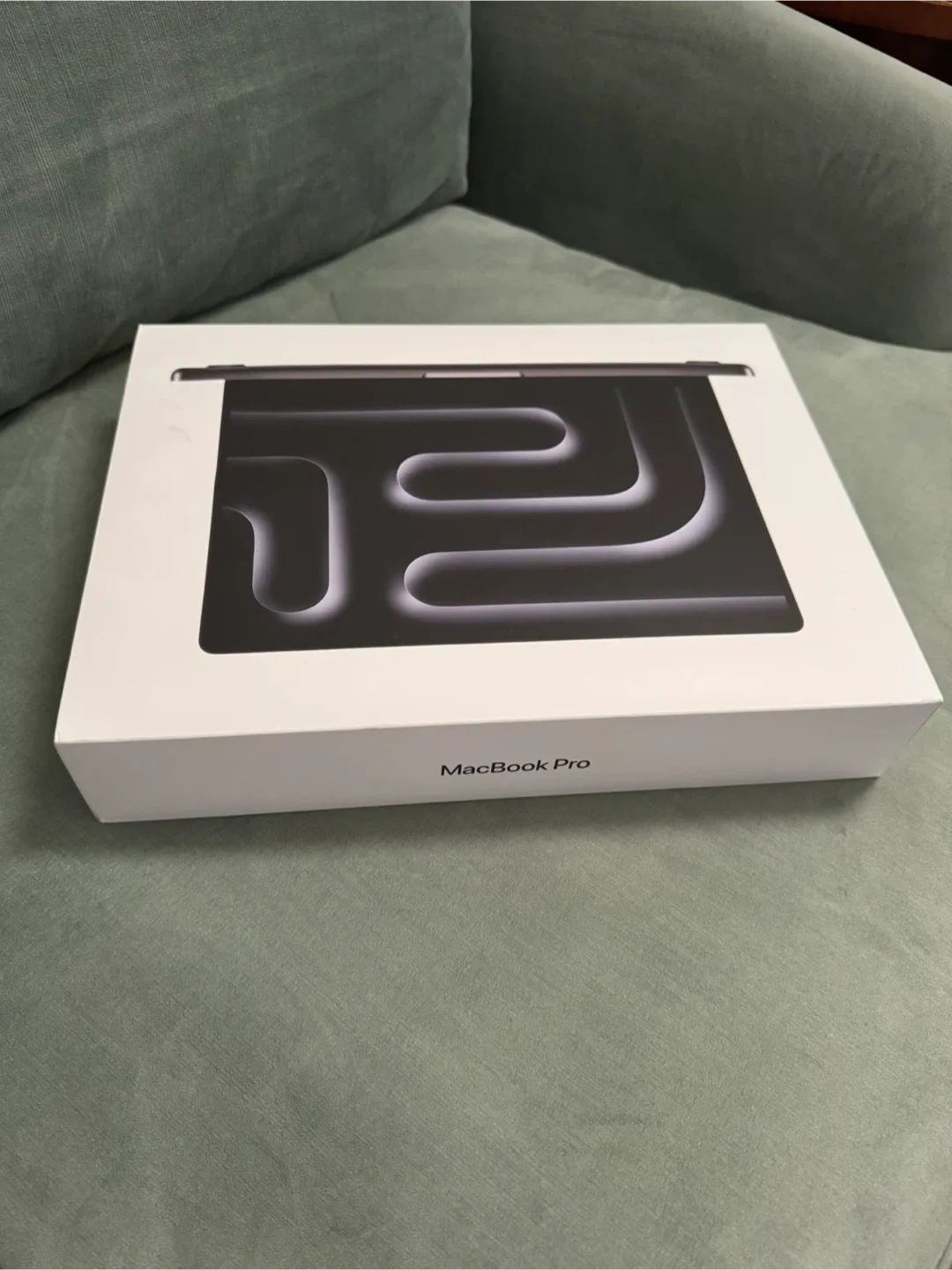 Apple MacBook Pro 14-inch M4 16GB 512GB Empty Box – No Device image indicator(6)