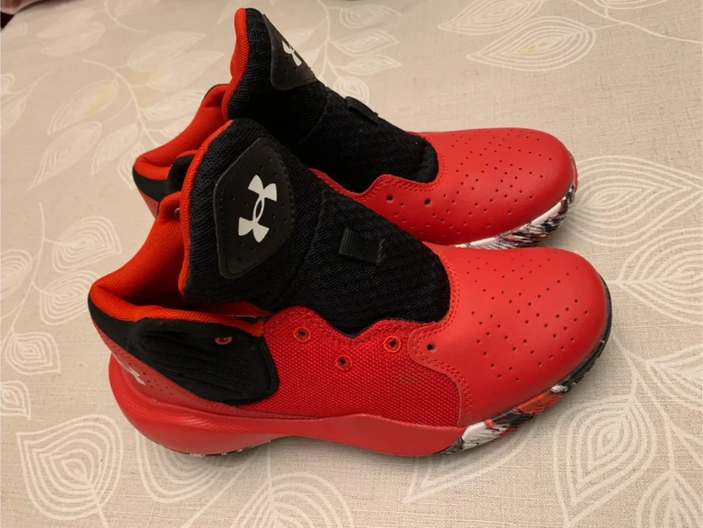 Under Armour Basketball Shoes – Red/Black thumbnail