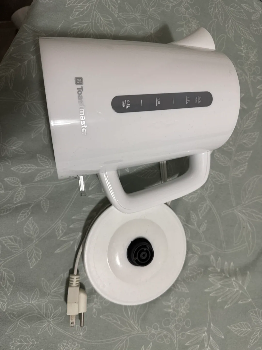 Toastmaster White Electric Kettle image indicator(2)