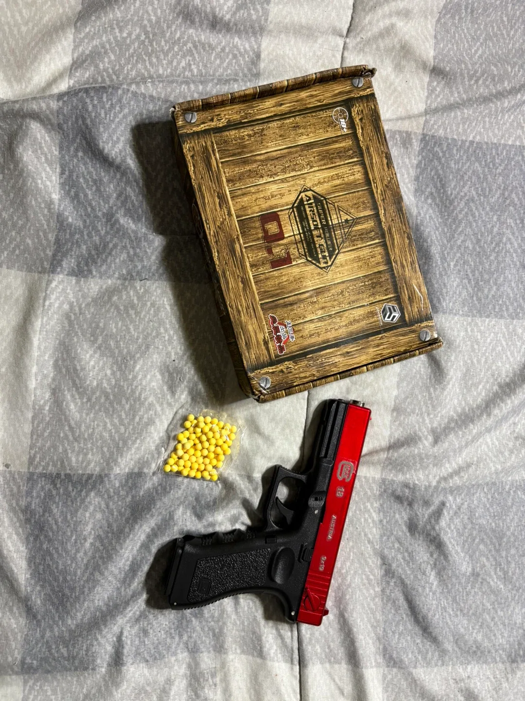 Airsoft gun & plastic bbs thumbnail