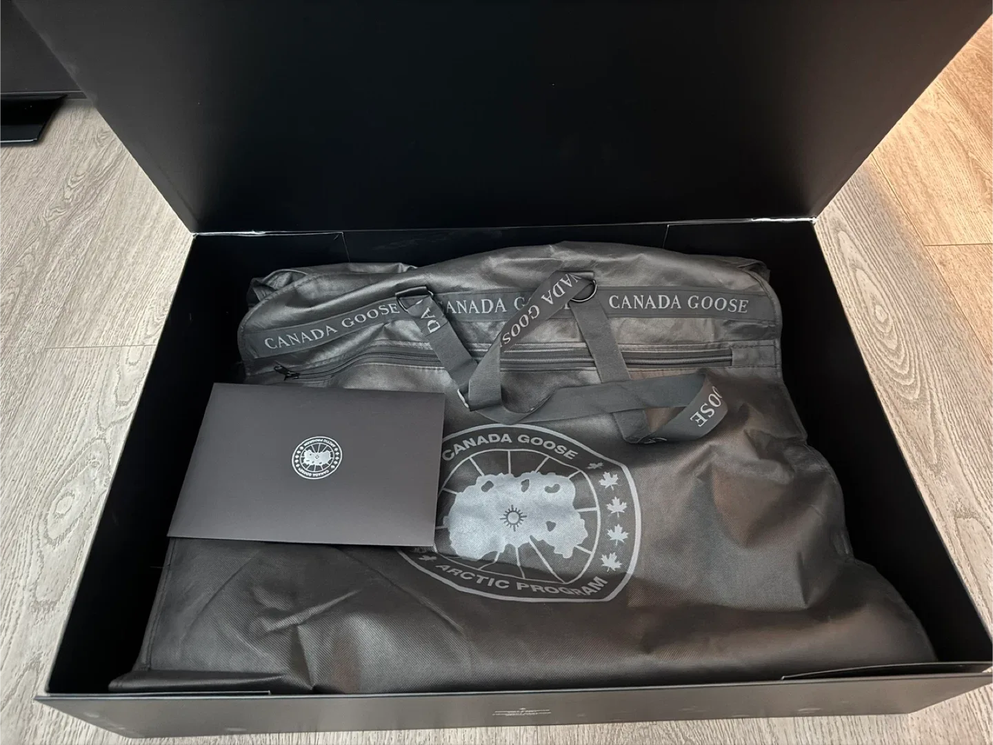 Canada Goose Black Down Vest image indicator(2)