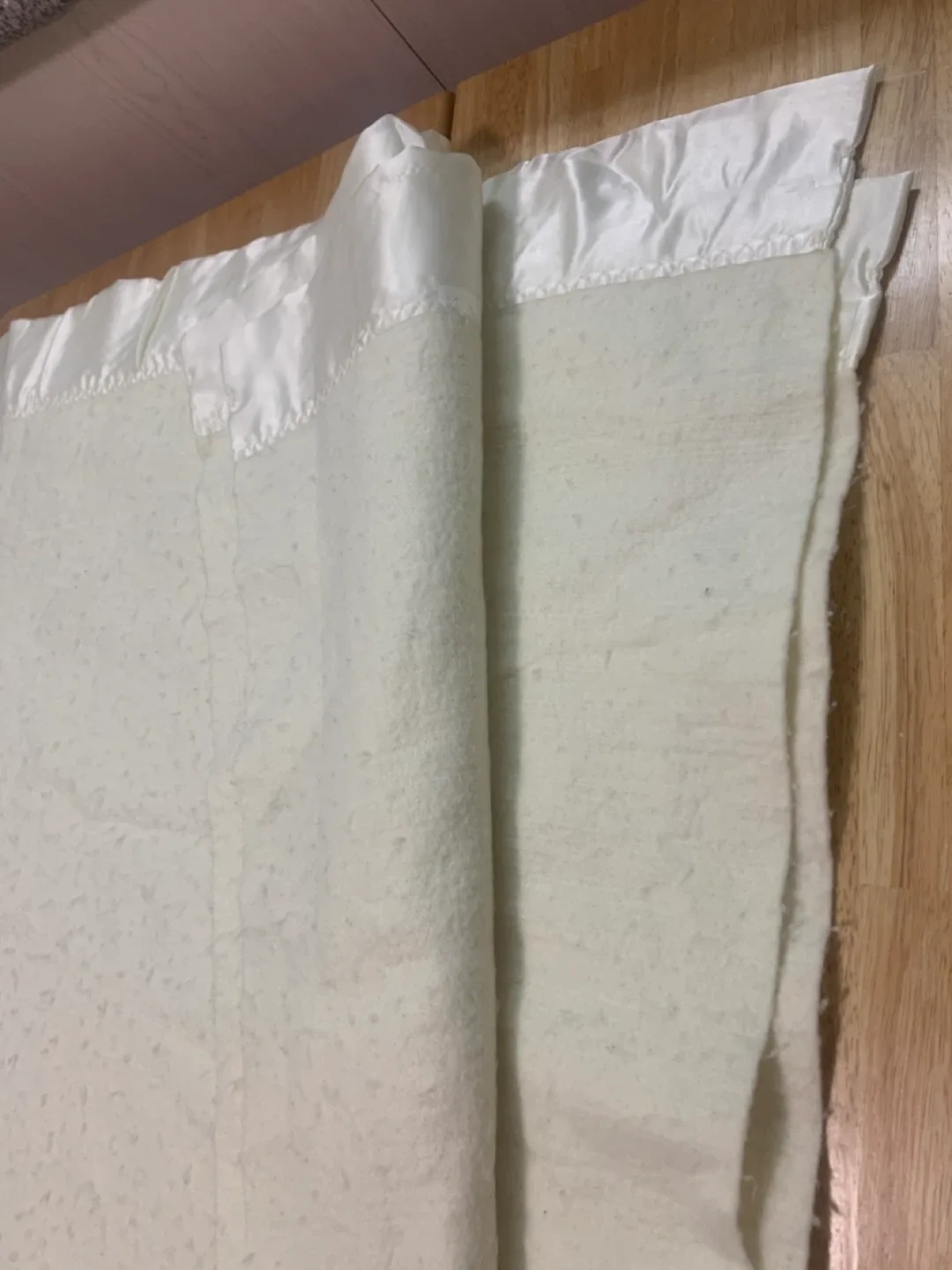 Long White Blanket.make offer. 2/30 x2/40 cm image indicator(2)