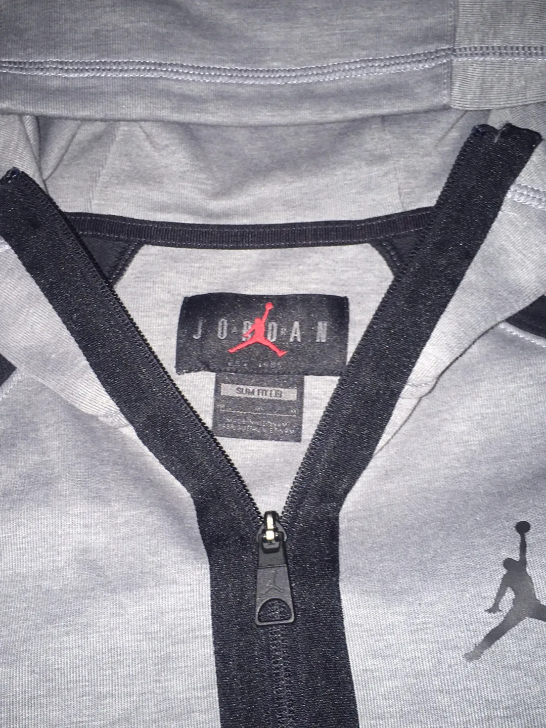 Air Jordan Tech Dri-FIT Sport Grey /Black Hoodie & Pants Set image indicator(3)