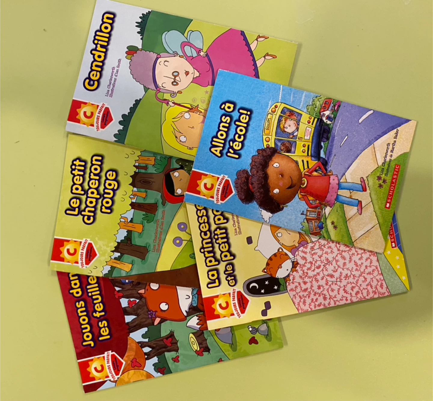 Scholastic Toujours Parfait French Books Lot - photo 3