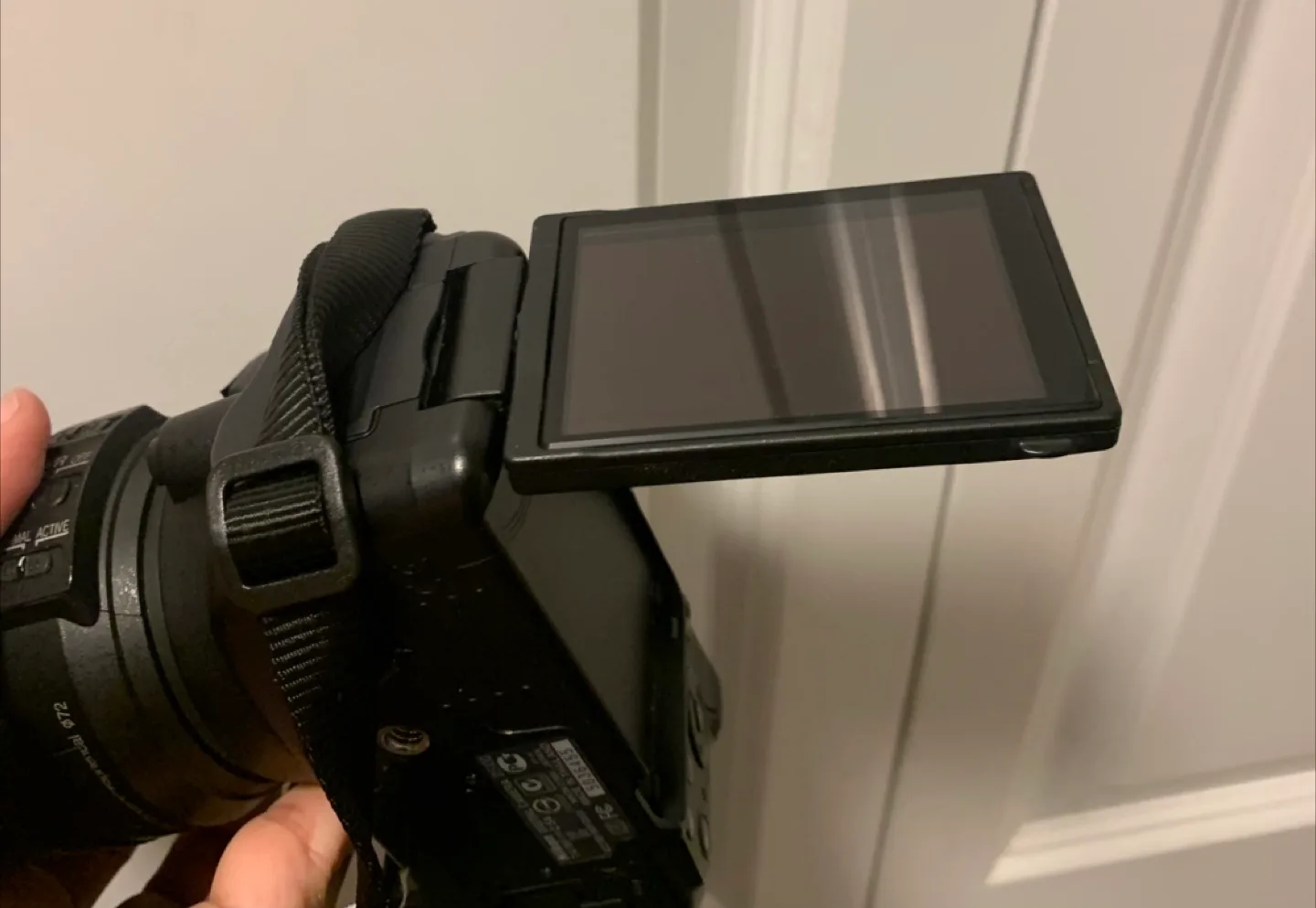 Nikon D5100 DSLR Camera with 18-200mm Lens image indicator(8)