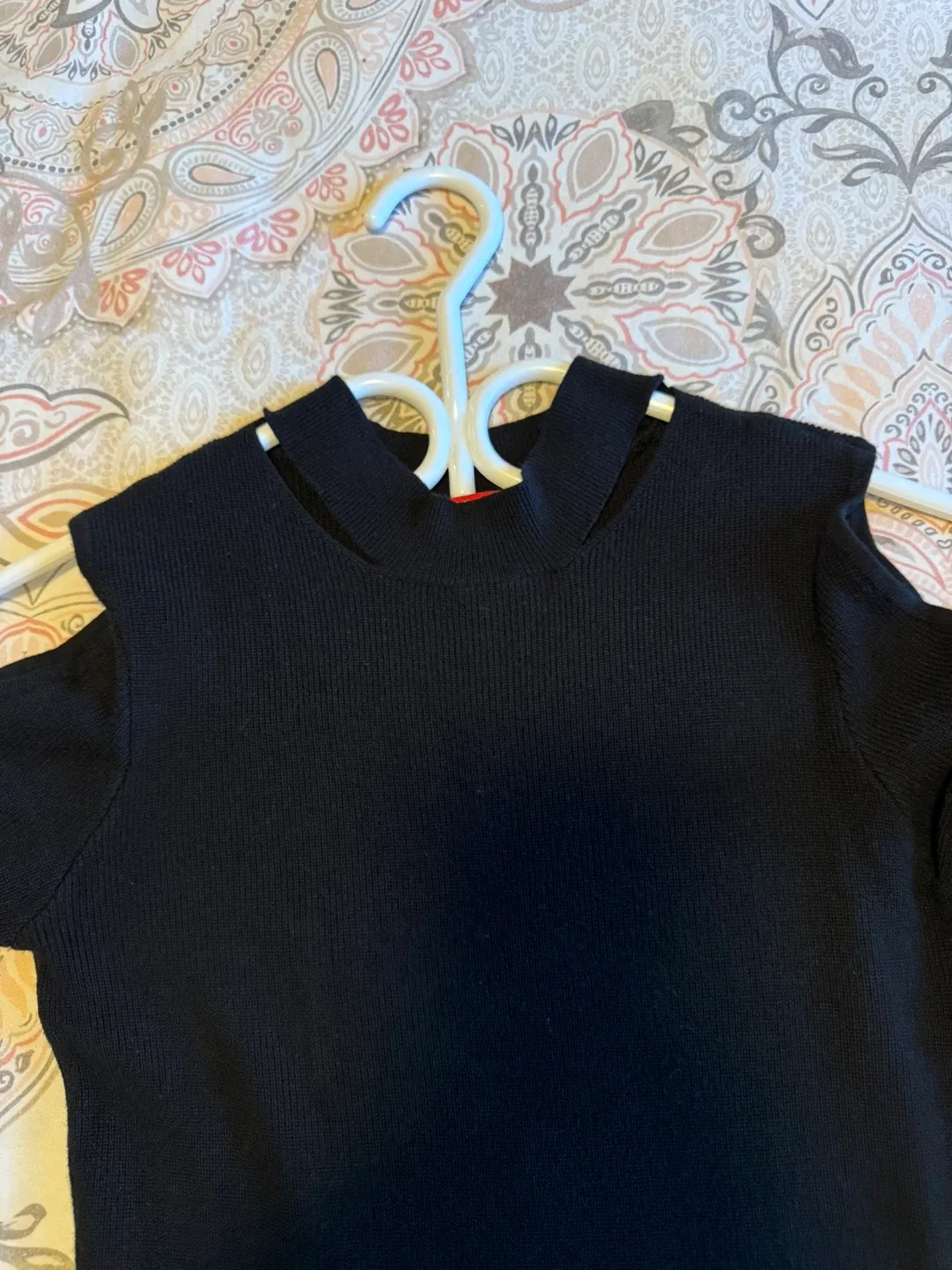 Women Guess Black cold shoulder Long Sleeve Top image indicator(5)