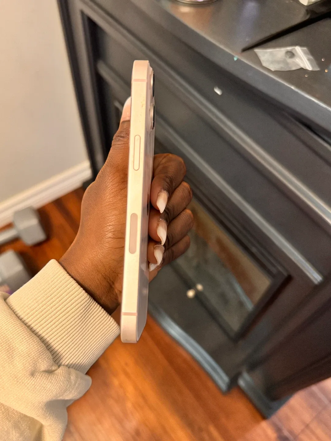 Apple iPhone 13 - Pink image indicator(3)