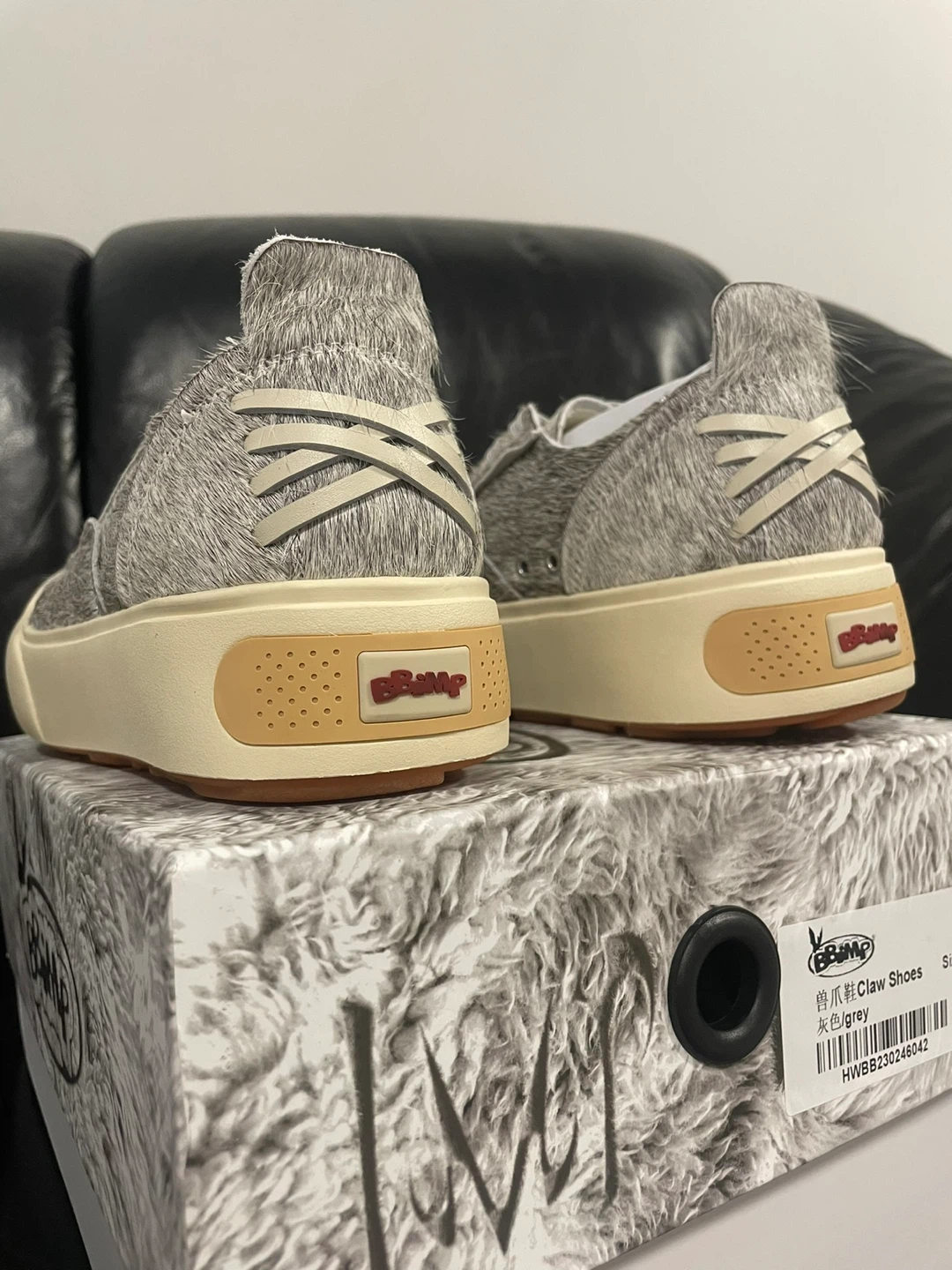 BBIMP Grey Bugs Bunny Shoes Size 9 (42) - photo 3