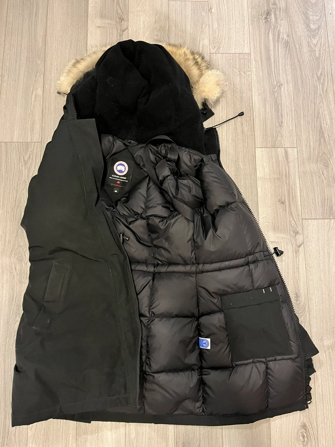 Canada Goose Parka - Size M/M - photo 3