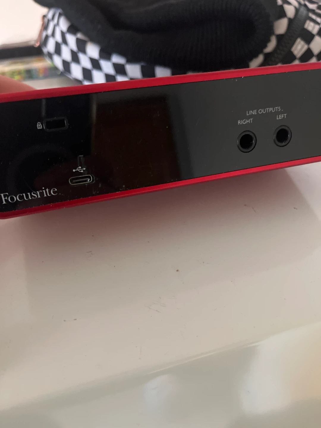Focusrite Scarlett 2i2 Audio Interface - photo 3