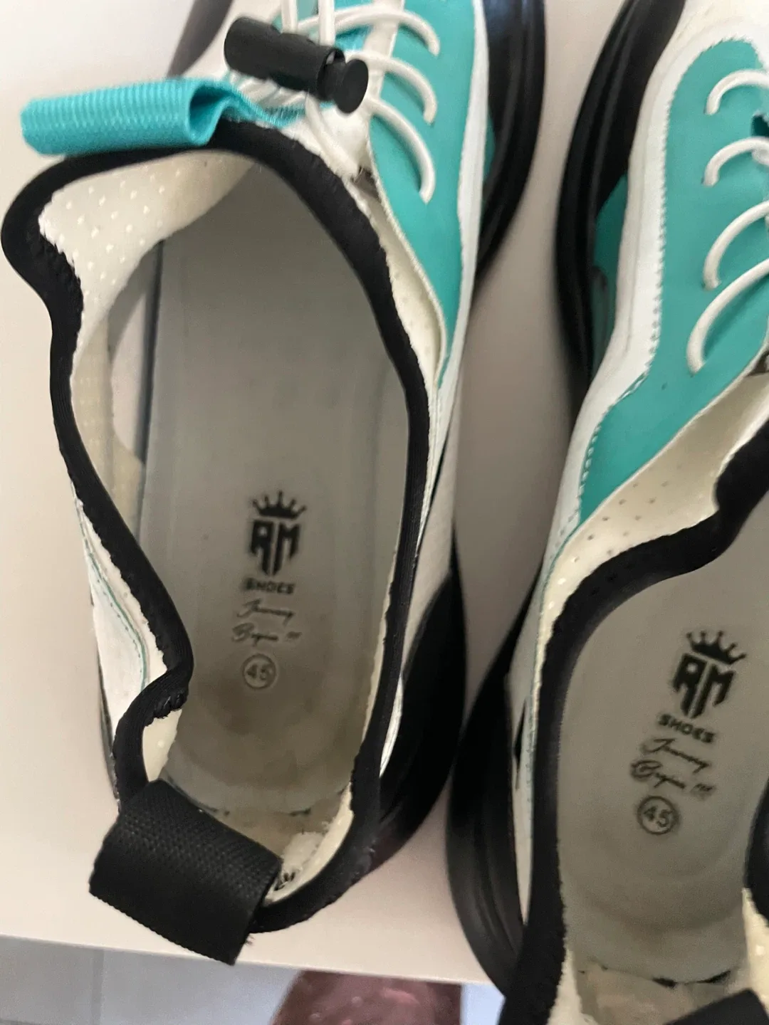 RM Shoes Journey Begins Sneakers - Size 45 image indicator(4)