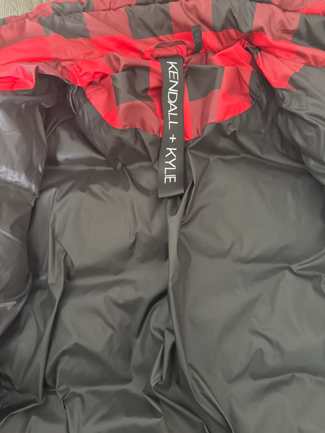 Kendall + Kylie Red & Black Puffer Jacket - XS - photo 2