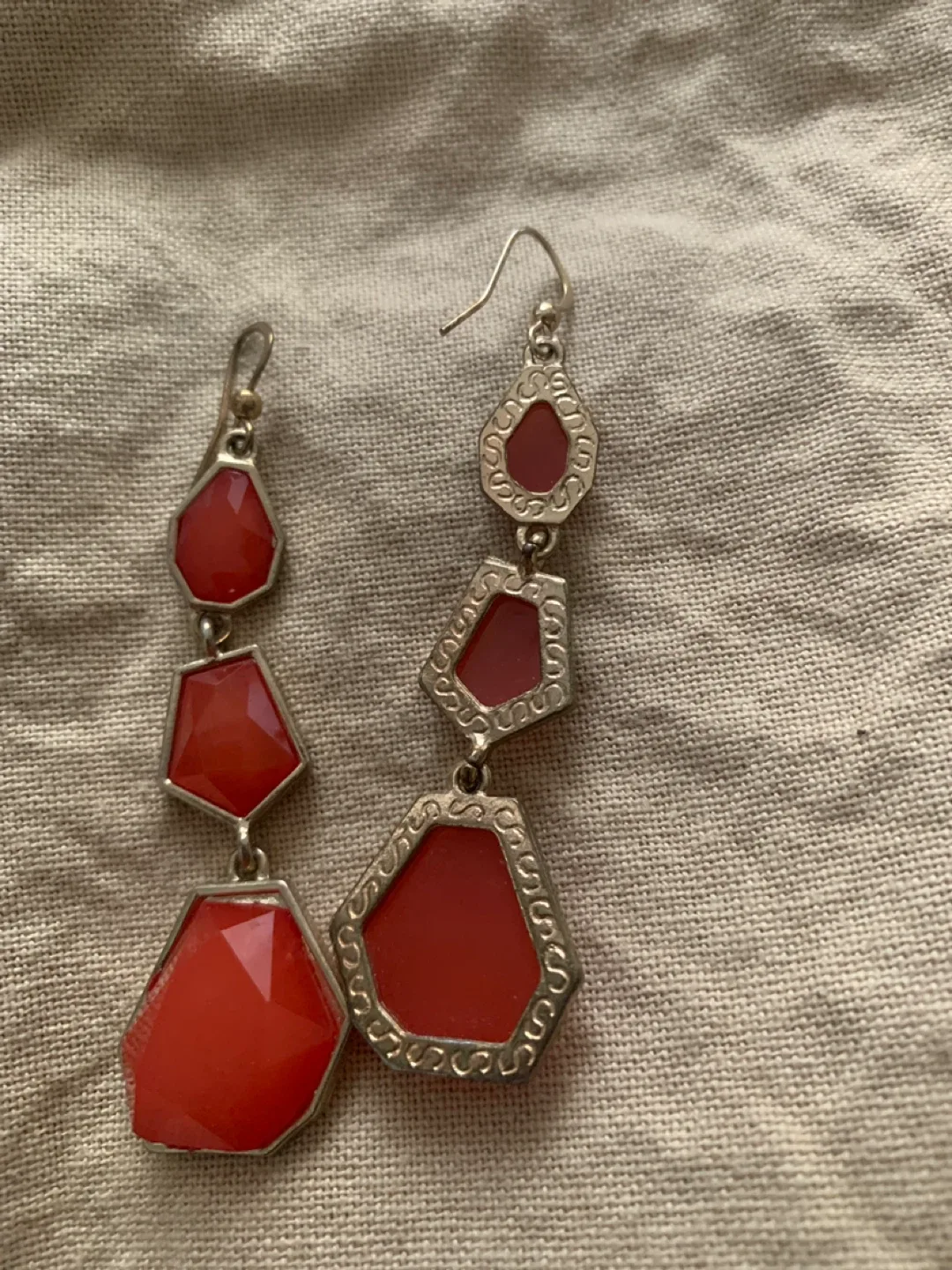 Red Dangle Earrings image indicator(2)