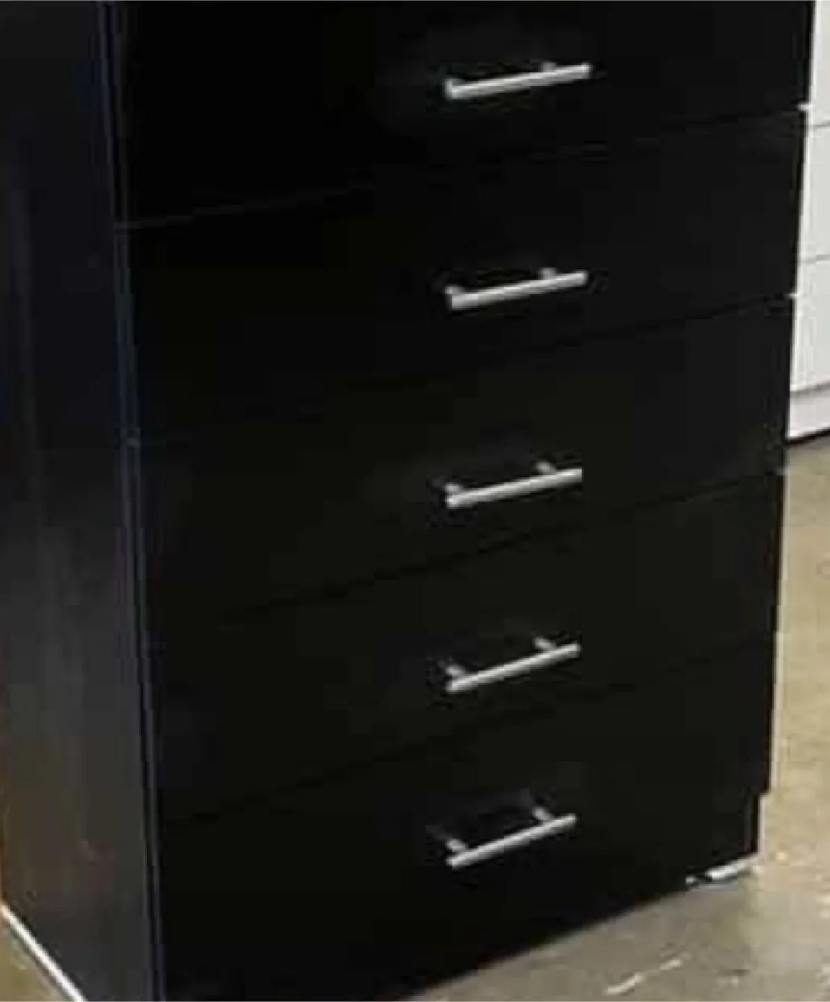 5-Drawer Wooden Dresser thumbnail