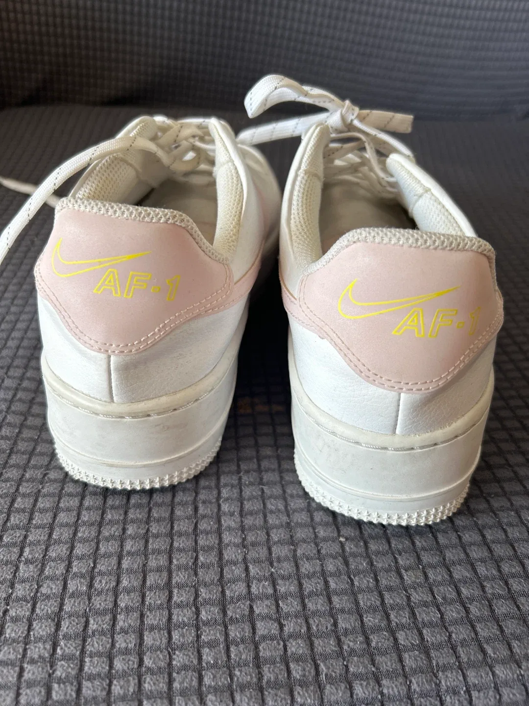 Nike Air Force 1 Sage Low White/Pink, Size 6.5 image indicator(2)