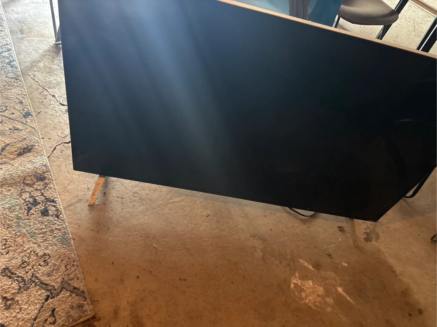 Smart tv for parts screen is cracked thumbnail