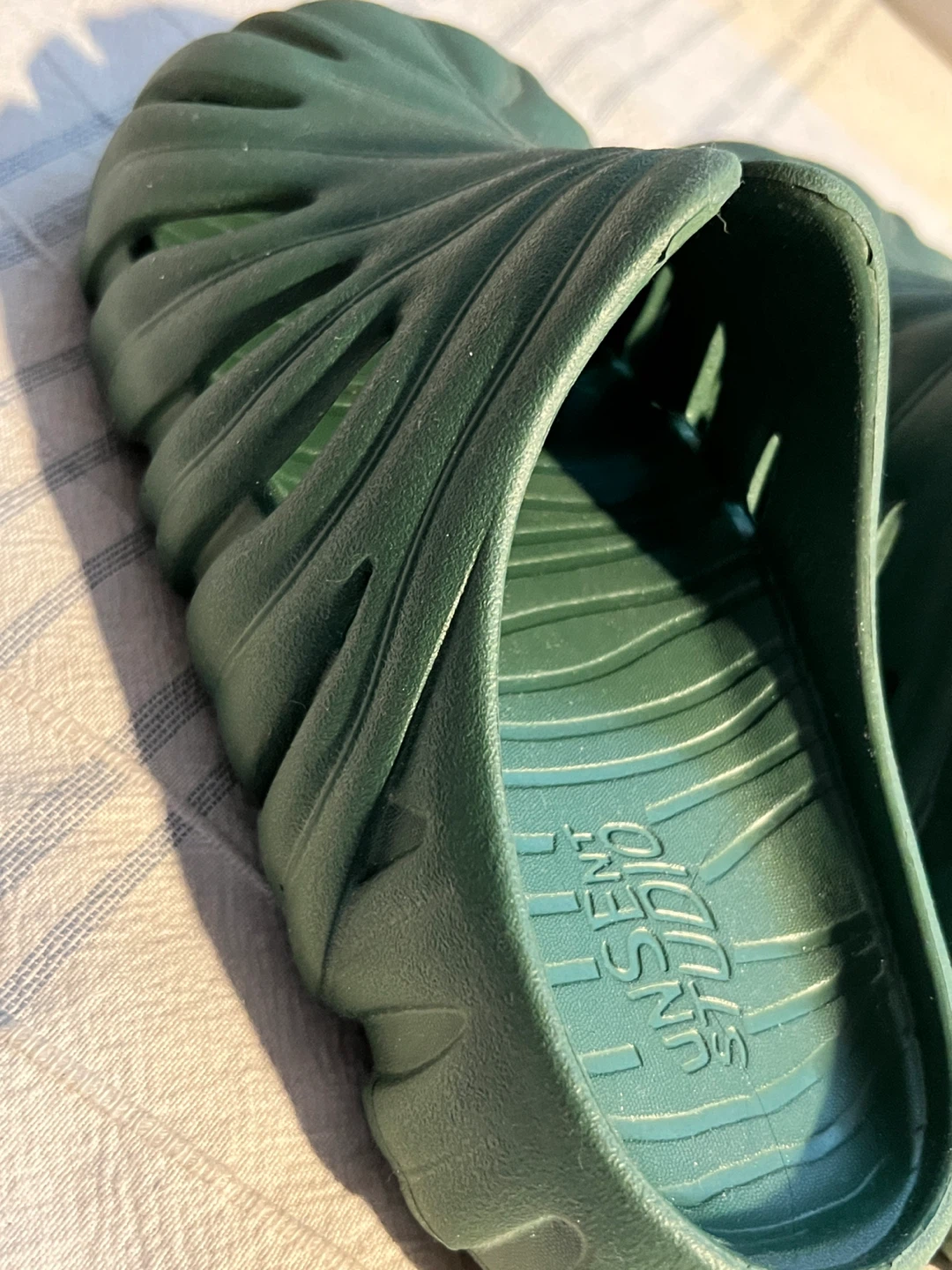 Monstera Leaf Slides - Green - photo 2
