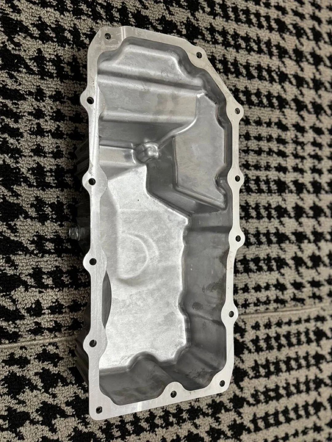 A-Premium Engine Oil Pan Sump with Drain Plug – NEW image indicator(2)