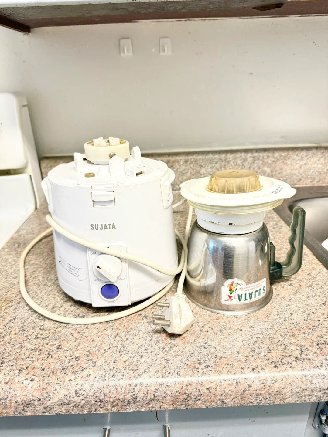 MOVING OUT SALE!! Sujata Mixer Grinder thumbnail