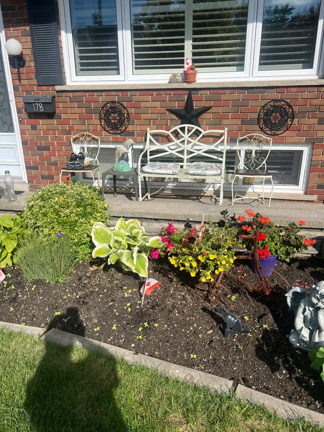 Vintage Style Iron Garden Bench image indicator(2)