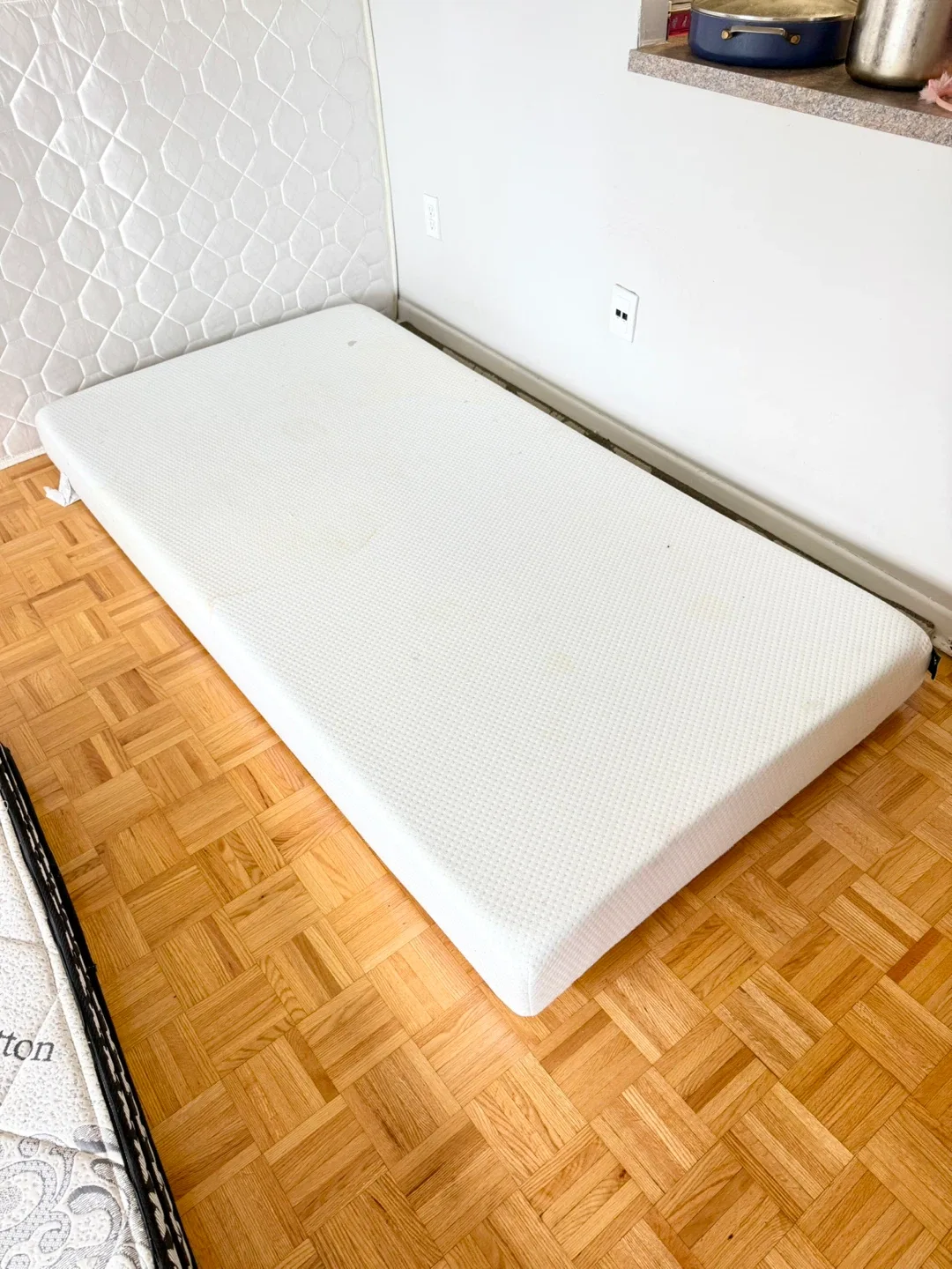 MOVING OUT SALE!! Used Mattress thumbnail