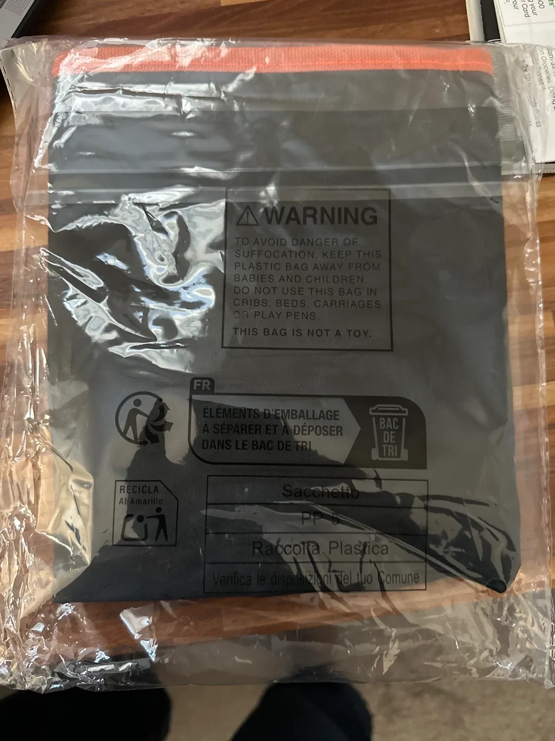 Black car seat cover for pets image indicator(2)