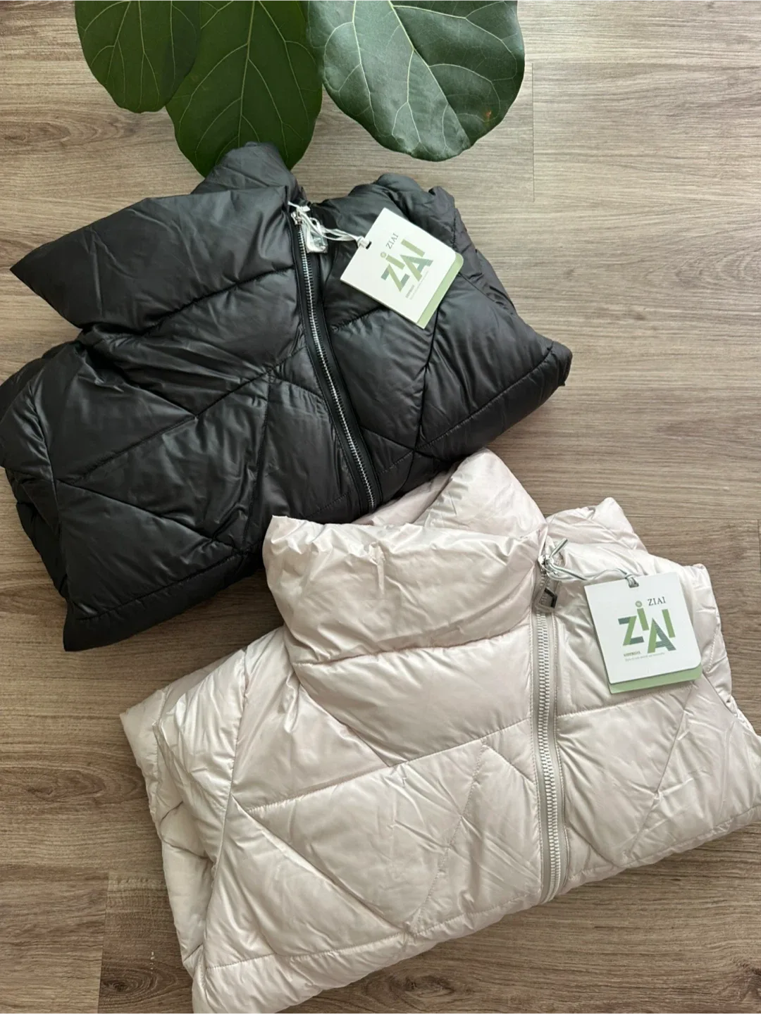 Black Puffer Jacket - Size Medium image indicator(6)