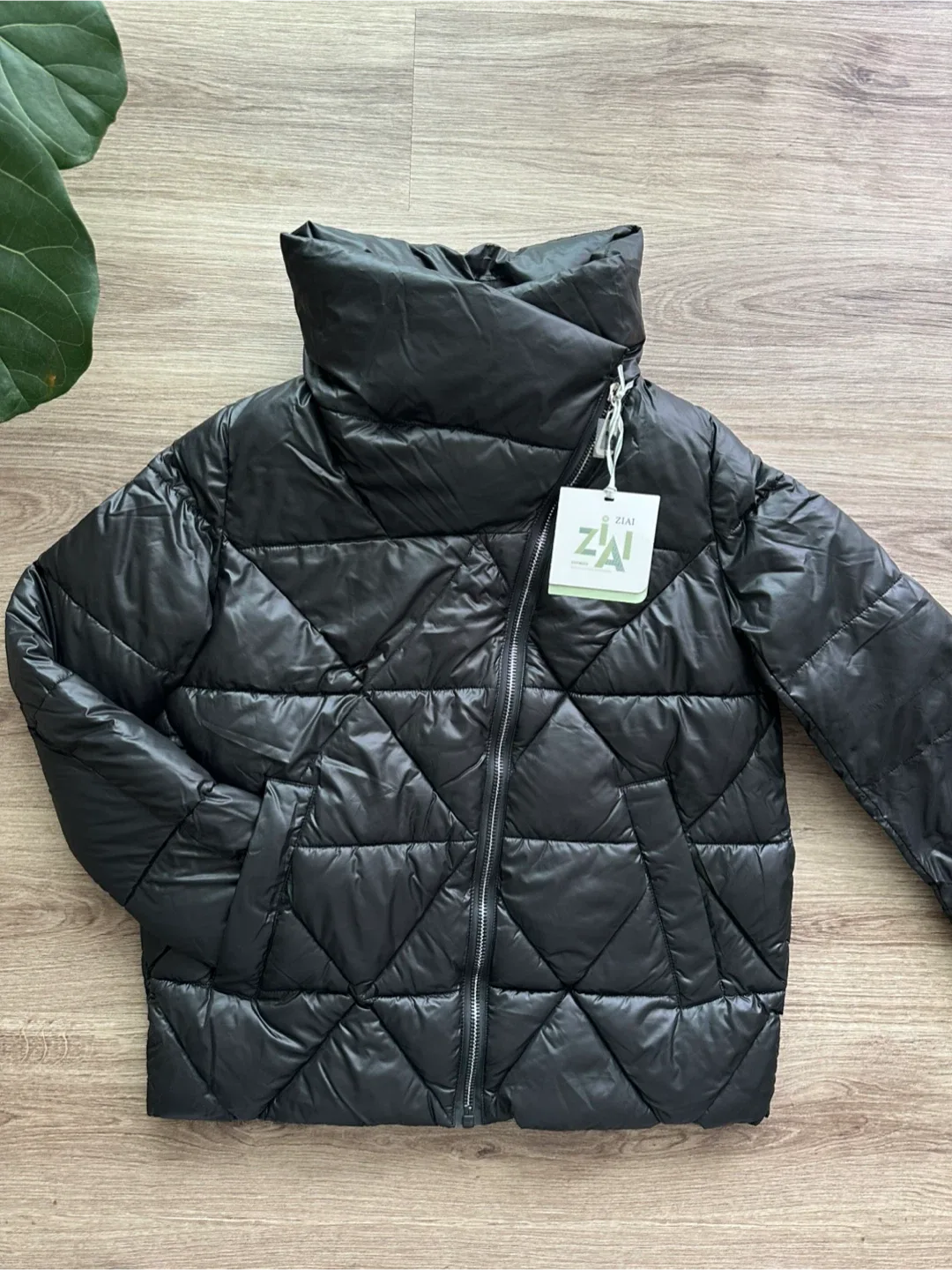 Black Puffer Jacket - Size Medium image indicator(5)