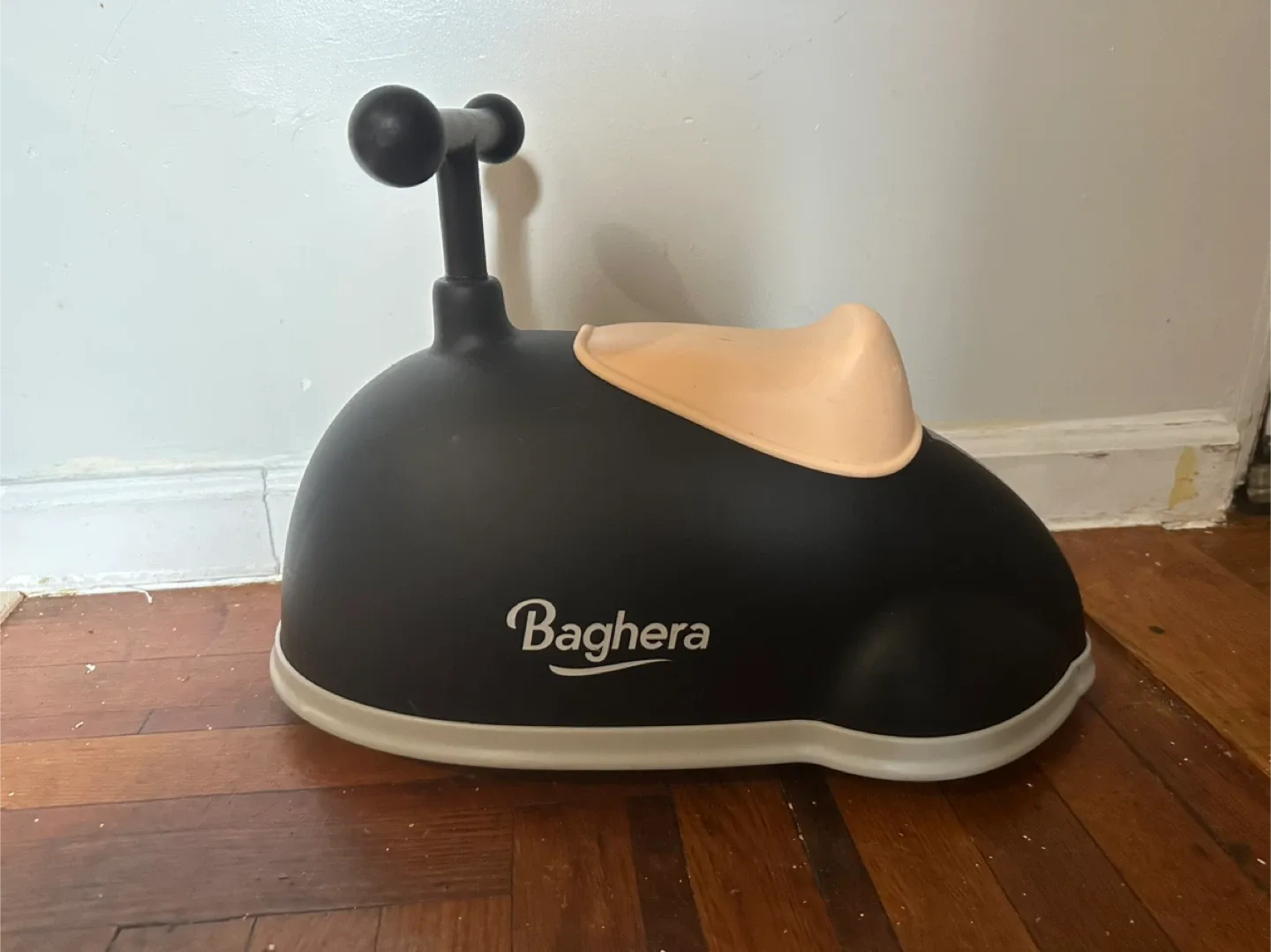 Baghera Ride-On Car - Black image indicator(3)