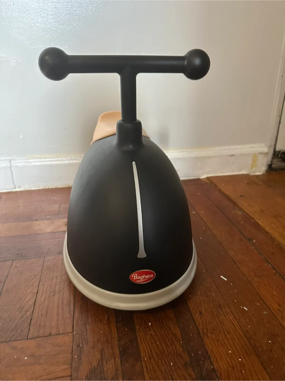 Baghera Ride-On Car - Black image indicator(2)